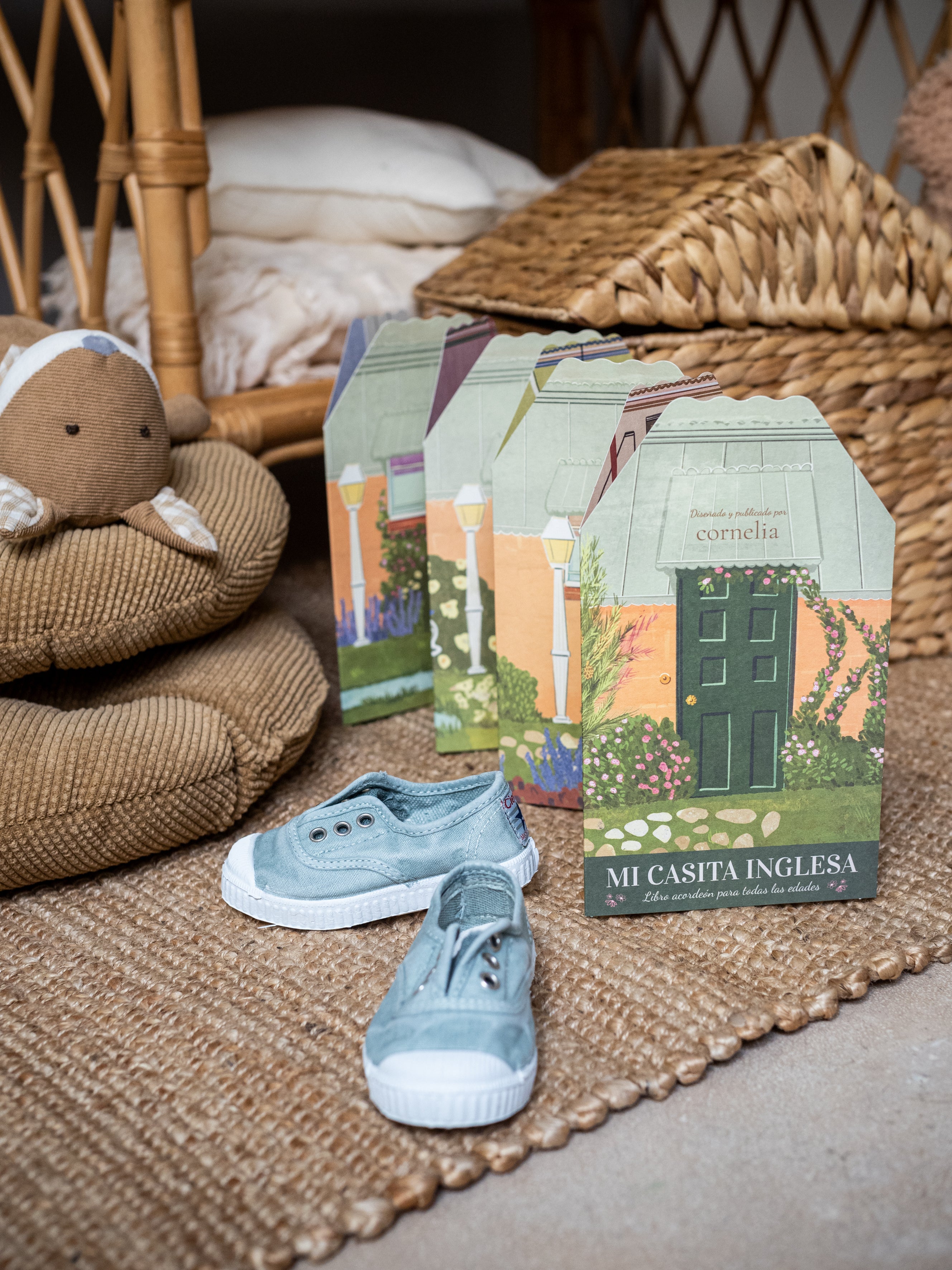 Libro-Acordeón "Casita de muñecas"